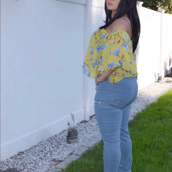 Yellow Top - Picture 4 of 4